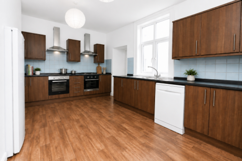 10-bed terraced on Tyndalls Park Road, Bristol, BS8 1PL, £8,800/mo