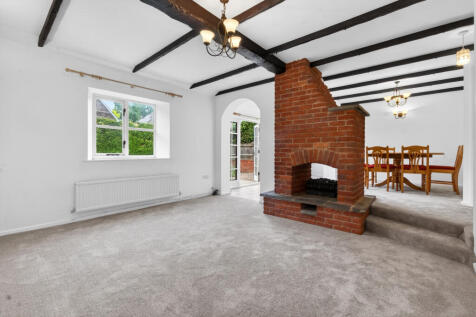 Living Room (2)