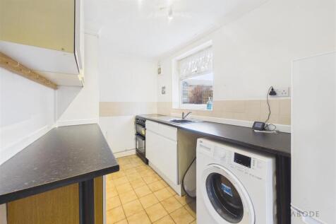 Masefield Crescent, Burton-On-Trent DE14 2SG photo 4