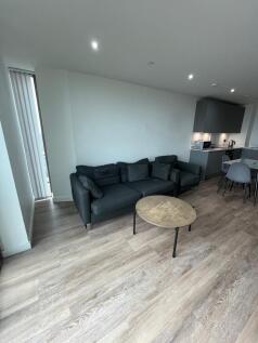 Studio flat on Oxygen Tower, Store Street, Manchester, £1,750/mo