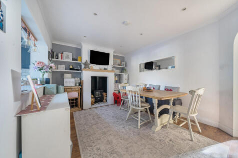 1371404-8-68fb849...