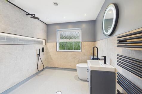 cam01698g0pr0154still024