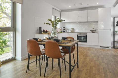 Apex Gardens, Seven Sisters London N15 photo 3