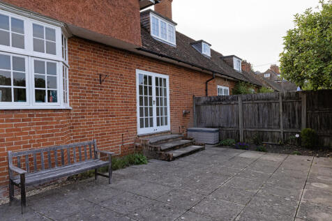 West Green Road, Hartley Wintney, Hook, Hampshire photo 4