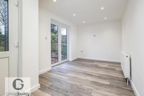 11BlenheimClose-14.jpg