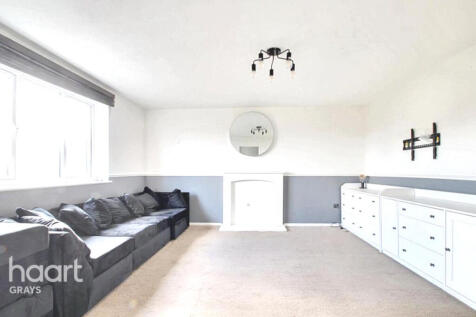 Lewes Close, Grays photo 4