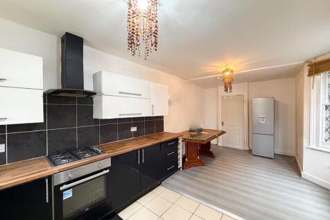 High Rd Leytonstone E11