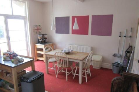 Highfield Crescent , Southampton photo 3