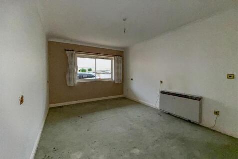 Freehold &amp; Flat 3 Dawes Court, Fisher Street, Paig