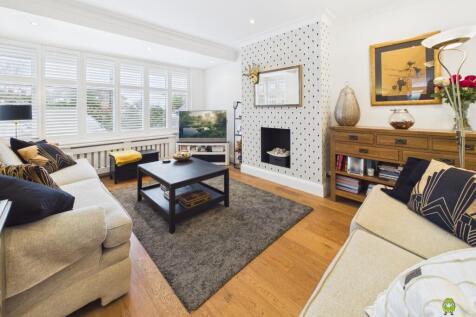 Presented by Clinton at EweMove Bexleyheath and Da