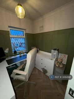 Guest Place, Hoyland, Barnsley, S74 photo 5
