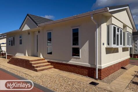 2 Bedroom Park Home for Sale