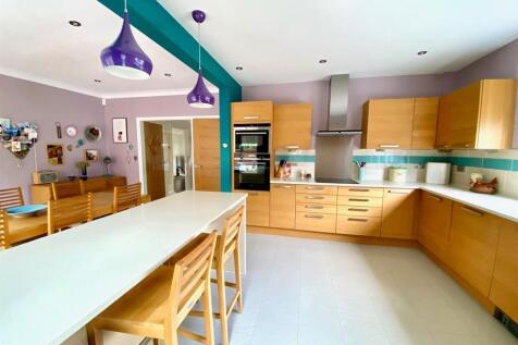 55MRKITCHEN5.jpg