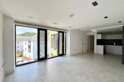OPEN PLAN KITCHEN/LIVING/DINING ROOM