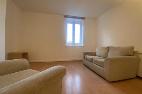Livingroom 2.jpeg