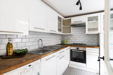 81H Odhams Walk- Kitchen