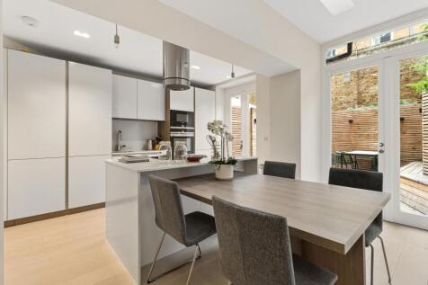 33 Kensington Court, London W8 photo 4