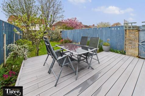 CAM02176G0-PR0553...