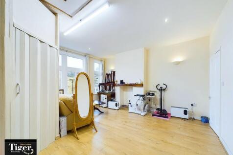 CAM02176G0-PR0416...