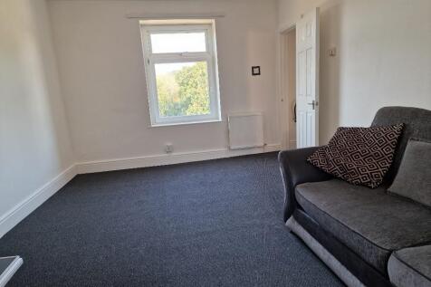 Sheffield House Commrcial street, Pengum, Blackwood, NP12 3UA photo 4