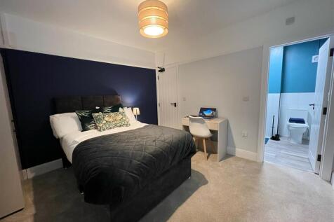 Bed 4.jpg