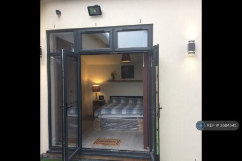 Master Bedroom/Garden