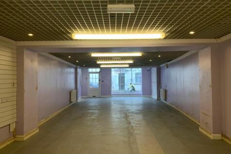 Retail Property (high street) to rent Image 3