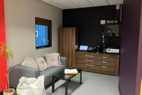 Office to rent Image 5
