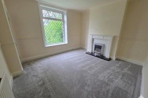 Park Road, Cowlersley photo 4