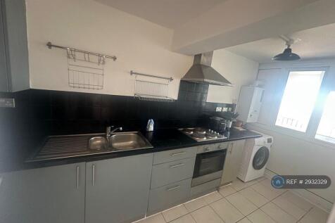 2-bed flat on Orchard House, Erith, DA8, £1,450/mo