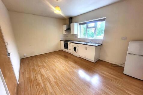 Open Plan Kitchen/ Sitting Room Pic 1