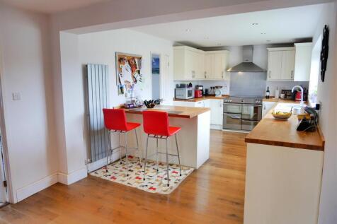 FITTED DINING KITCHEN