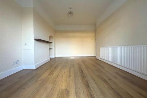 Rayners Lane, Harrow, HA2 photo 4