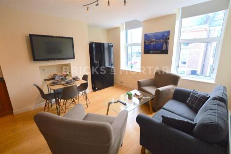 Flat 2, 24 Portland Terrace Lounge (1)JPG.jpg