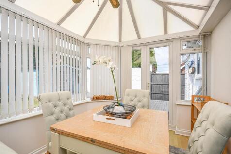 3 Chapel Close-Conservatory.jpg