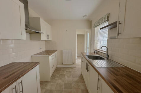 Cotton End Road, Exning, Newmarket, Suffolk photo 3