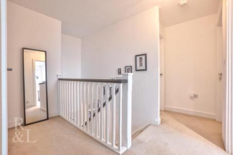 9 Ivatt Close (23).jpg