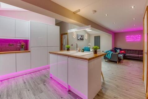 6-bed house on **£170 pppw** Forsythia Gardens NG7, £4,420/mo