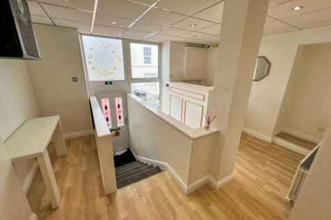 13b St Georges Street, Douglas