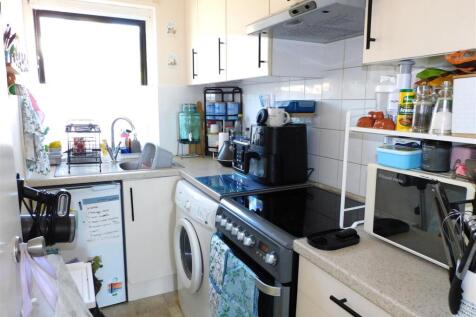 22 AG Kitchen.JPG