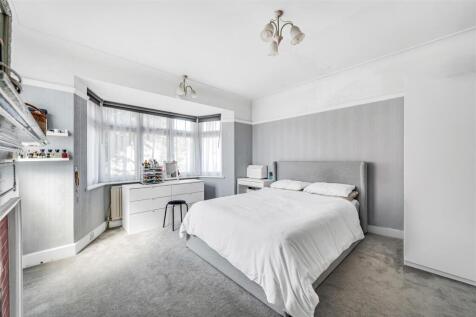 2 Evelyn Grove-12m.jpg