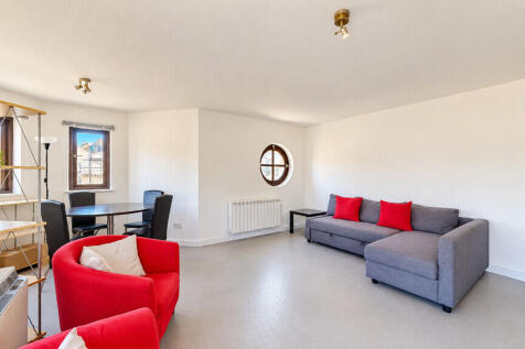 Living Room - Ang...