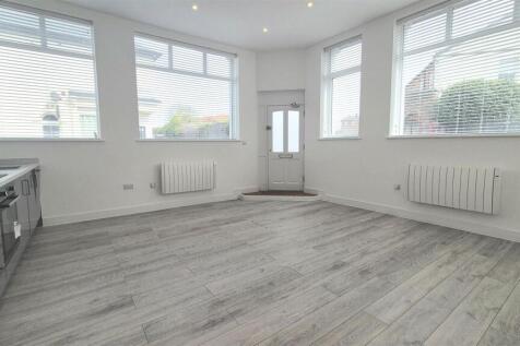 Lounge/Kitchen