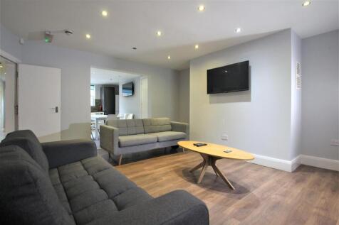 Hyde Park Road, Hyde Park, Leeds, West Yorkshire, LS6 photo 5