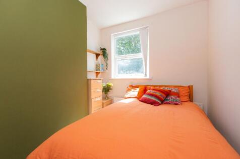 (4BED) Charnwood Grove, West Bridgford, NG2 photo 4