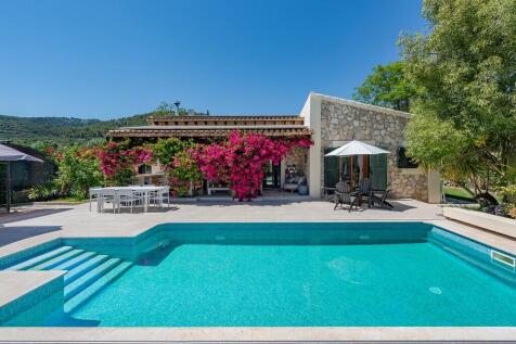 Exterior and Pool (1