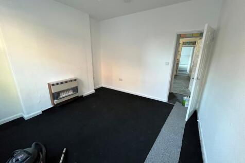 2-bed terraced on Elton Terrace, Nottingham, Nottinghamshire, NG7, £825/mo