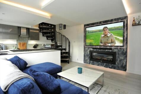 PC Lounge1.JPG