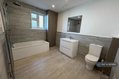 Spacious Family Bathroom