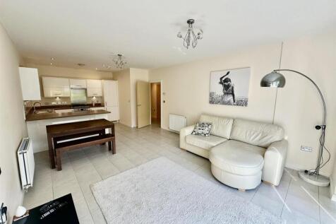 Lounge/Kitchen